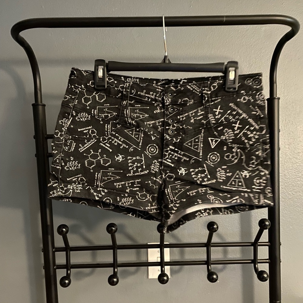 High rise black and white patterned shorts size 11